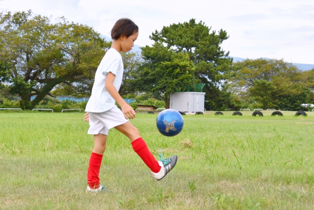 絵を描く少女達